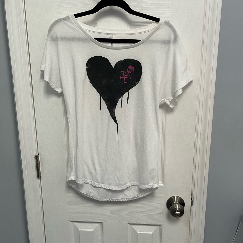 T-shirt women’s small heart skull Whimsigoth